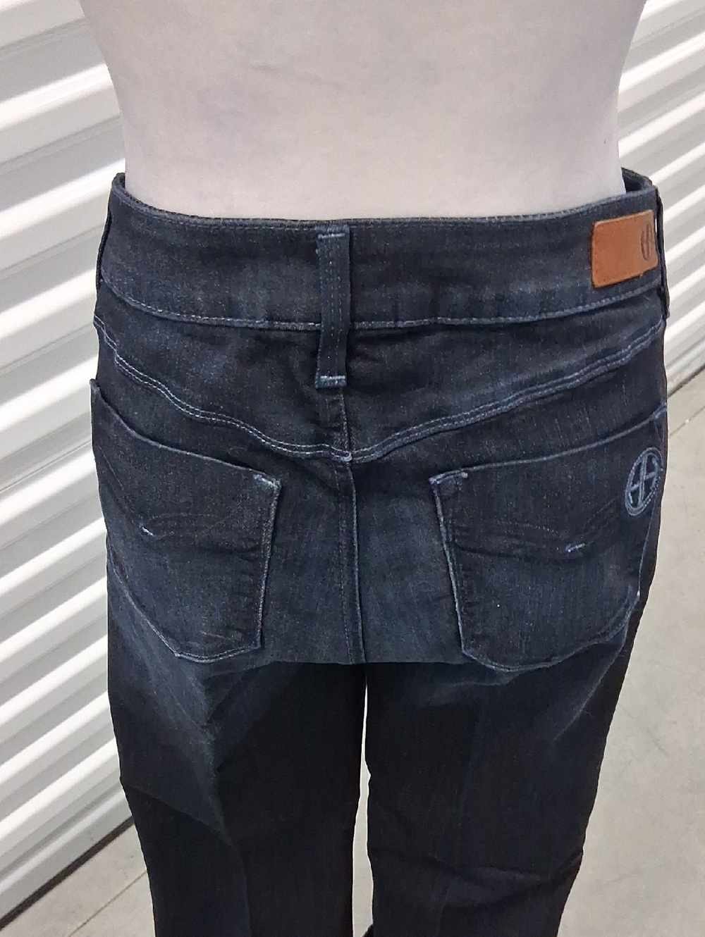 Hot In Hollywood Jean - Picture 4 of 8